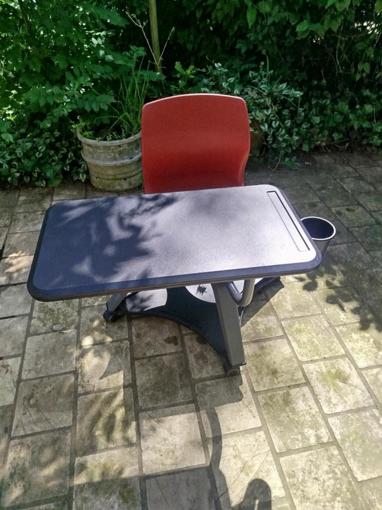Chaise/table de bureau pivotante, Maison & Meubles, Enlèvement