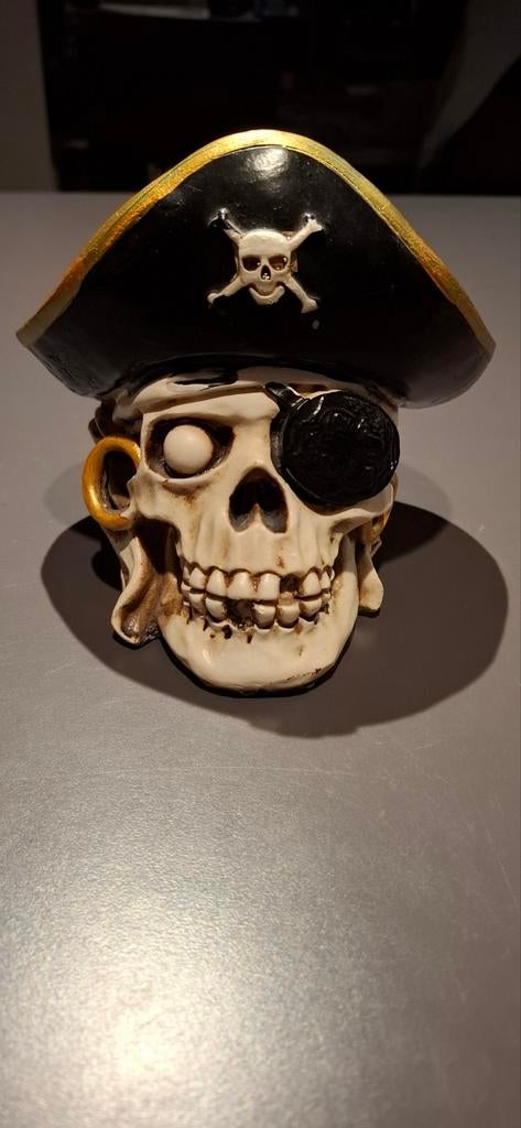 Skull spaarpot, Enlèvement