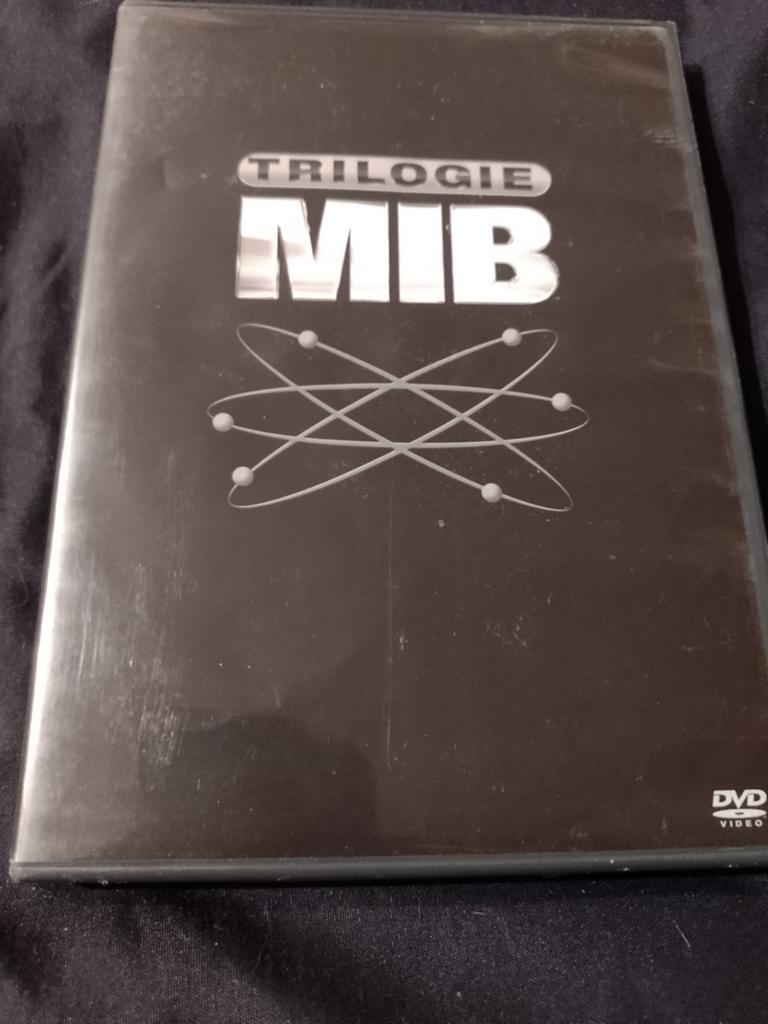 A vendre en coffret DVD l'intégrale de Man in black MIB, À partir de 12 ans, Enlèvement ou Envoi, Comme neuf, Science-Fiction