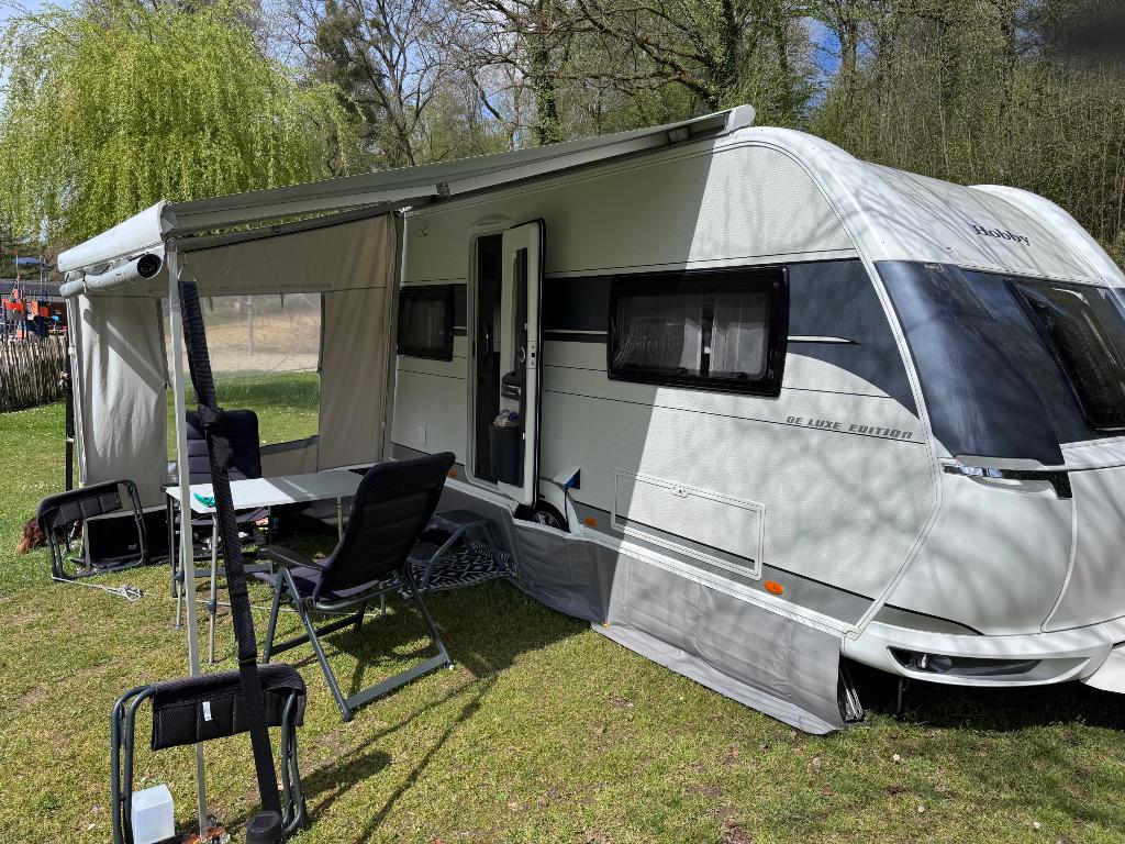 Caravan Hobby Édition Deluxe 460 UFE, Caravanes & Camping, Caravanes, Grand lit, Jusqu'à 4, 6 à 7 mètres, Hobby