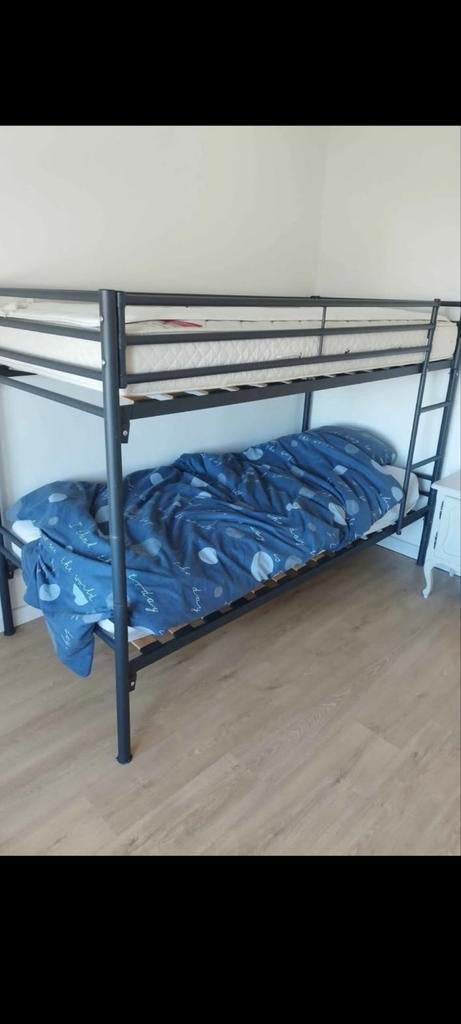 Stapelbed 90 x 200 x 2  kan als stapelbed en kan ook apart, Ophalen, Stapelbed