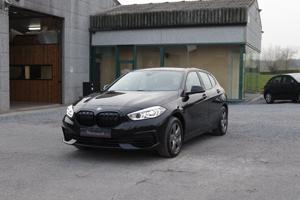 BMW 116i 2021 nieuw model-GPS-Airco-Cruise-Apple-Alu velgen, Auto's, BMW, 1 Reeks, Zwart, https://public.car-pass.be/vhr/7b1459b9-d784-4f8c-b682-f29a4c80d080