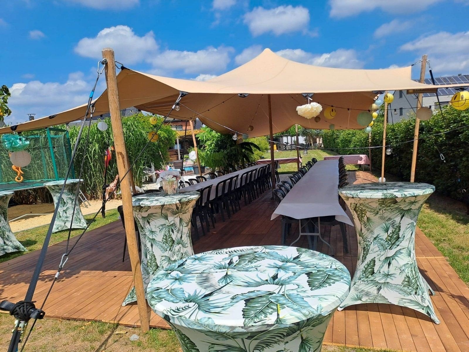 Stretchtent/partytent 13,5m op 6m, Ophalen