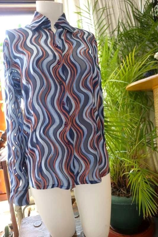 kunstvol kleurrijk T-shirt blouse, Blauw, Maat 42/44 (L), Ophalen of Verzenden, Gedragen