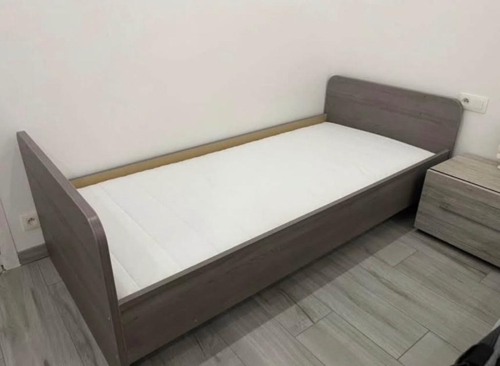 Lit enfant à vendre 155€ avec matelas et sommier très bon E, Enlèvement ou Envoi, Comme neuf