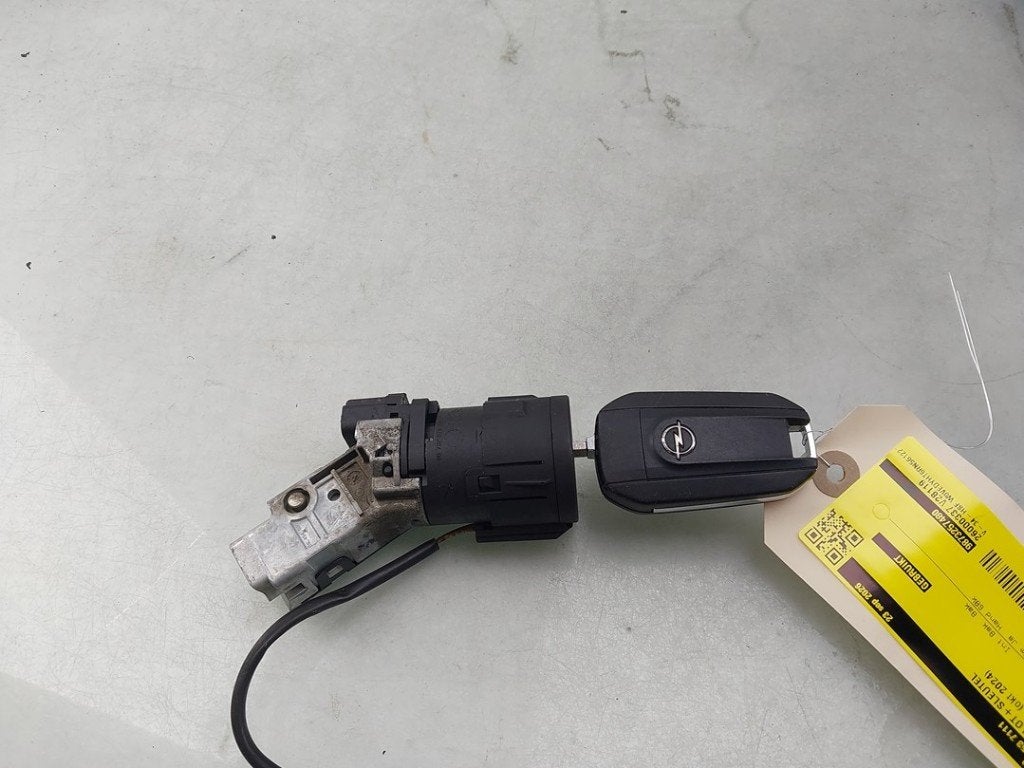 NEIMAN / COMMUTATEUR D ALLUMAGE + CLEF Opel Combo Cargo, Opel, Opel Automobile GmbH, Utilisé, Kontakt-opel@opel.com