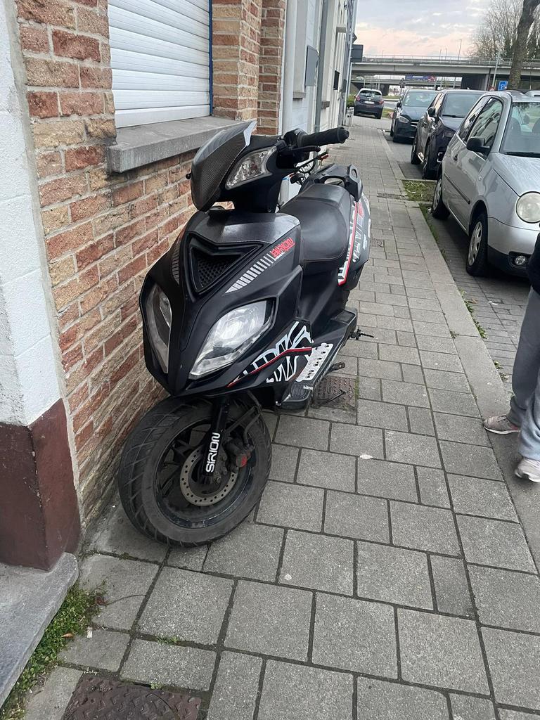 Scooter A klasse met papieren staat al lang stil, Fietsen en Brommers, Ophalen of Verzenden