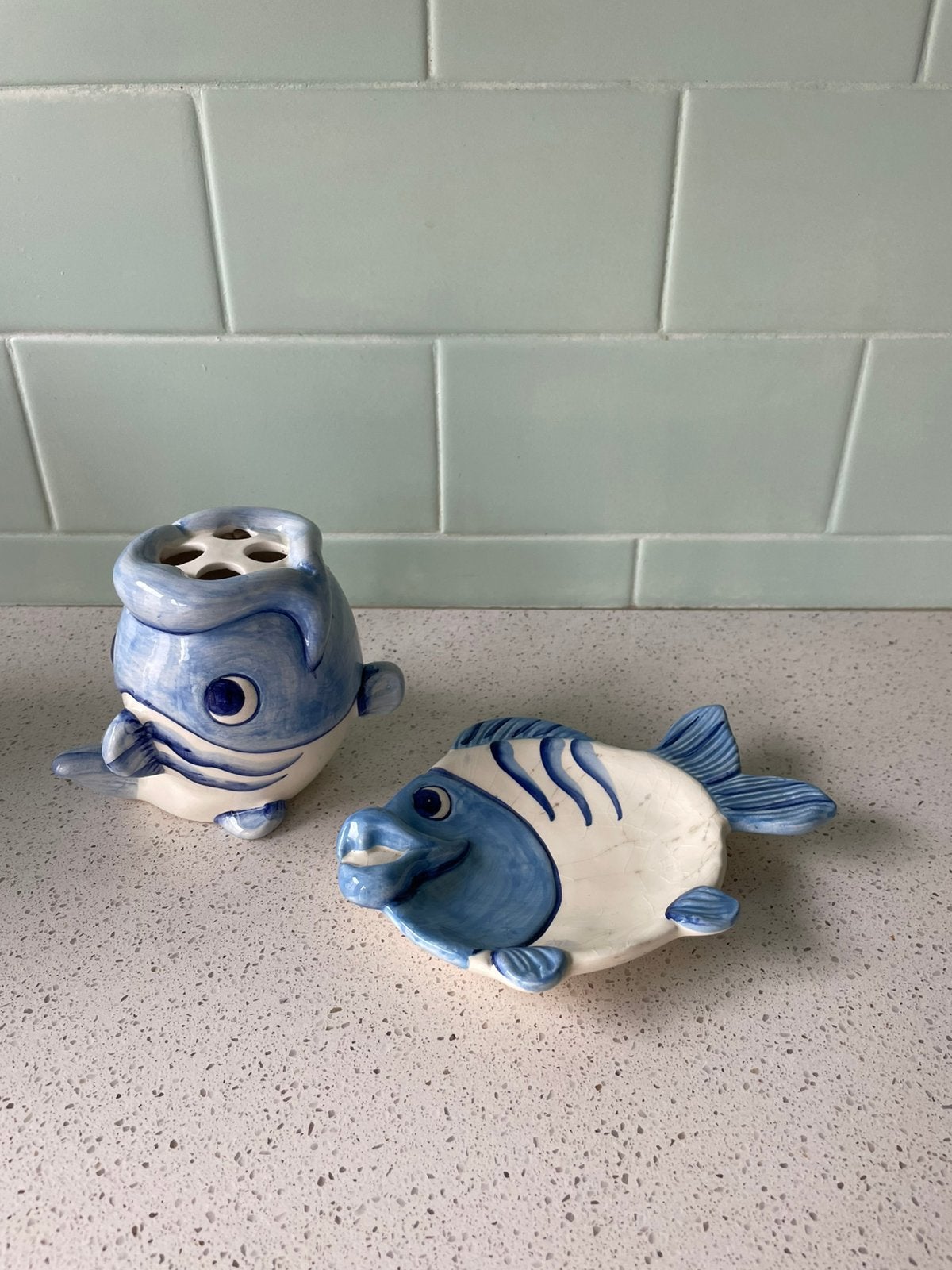 Vintage badkamer set / vis / tandenborstel en zeep houder, Ophalen, Gebruikt, Blauw, Zeepdispenser/zeepbakje