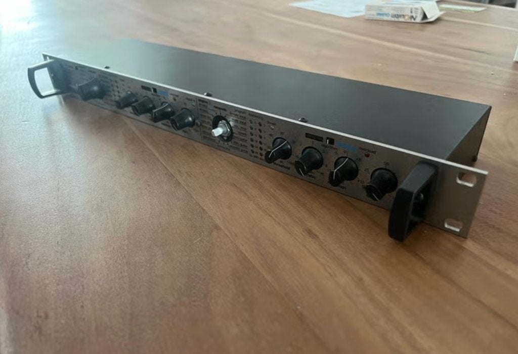 TC Electronic C300 dual-engine compressor/limiter/gate, Muziek en Instrumenten, Ophalen of Verzenden, Gebruikt, Overige typen