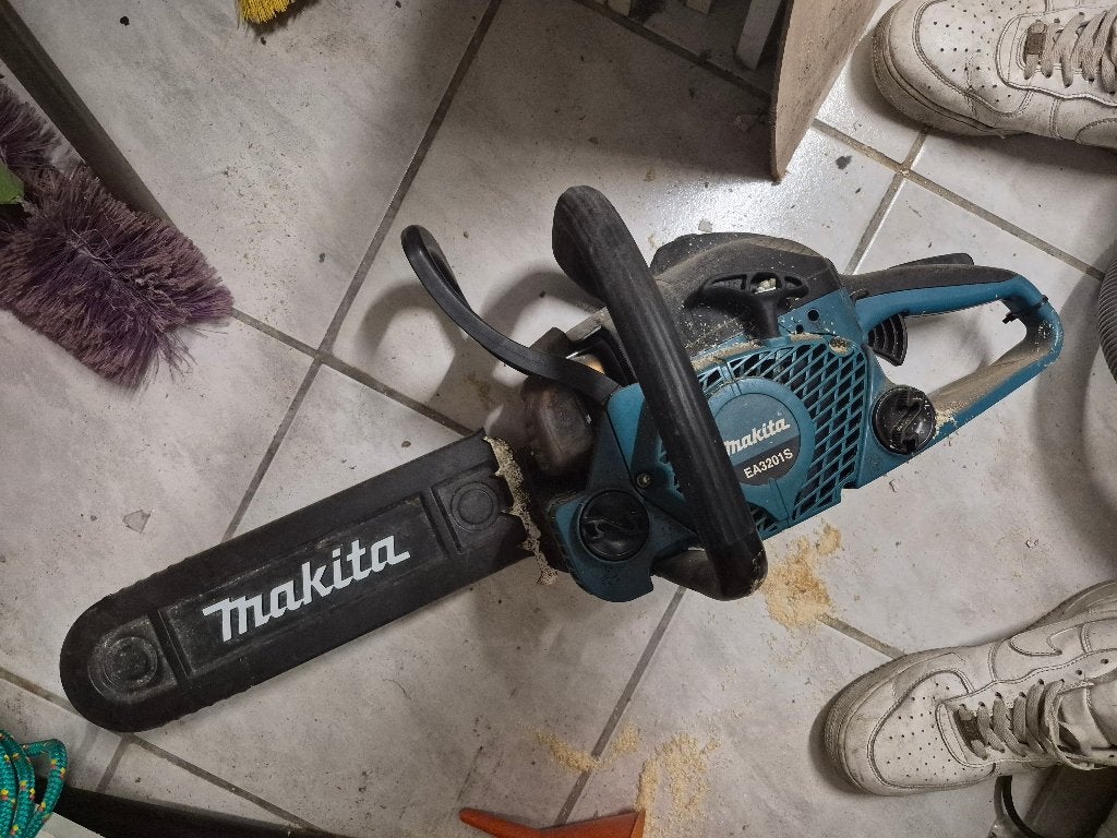 Tronçonneuse thermique makita, Enlèvement, Utilisé, Autres types, Makita