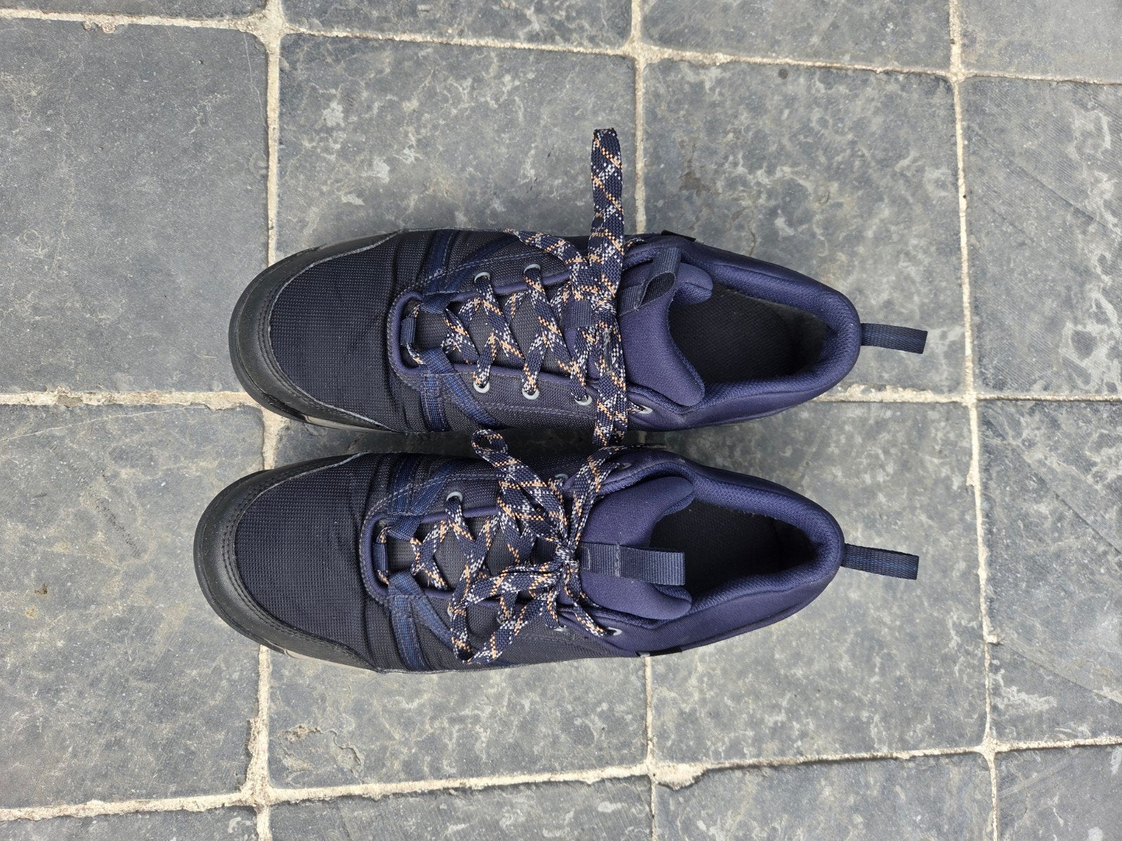 Wandelschoenen (maat 44), Enlèvement