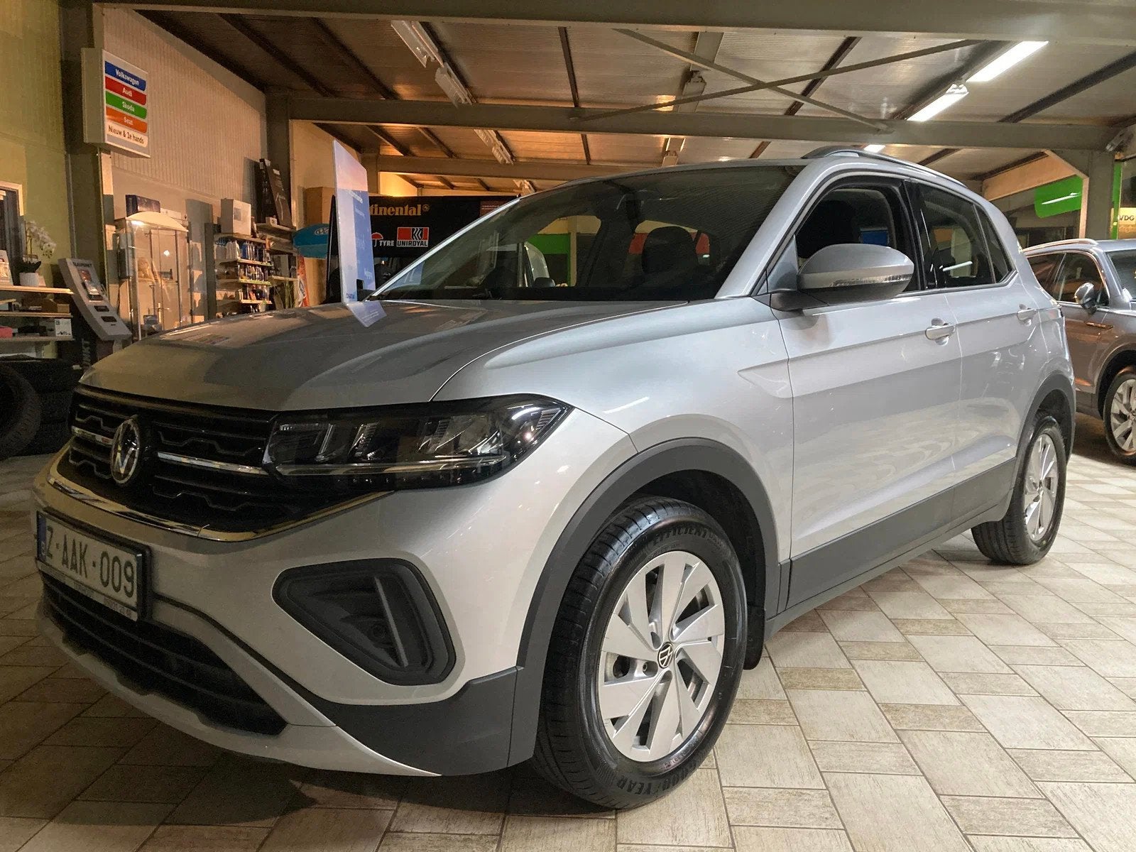 Volkswagen T-Cross LIFE -Airco -LED -App -DAB -Parksensor -Z, Auto's, Volkswagen, Gebruikt, 95 pk, https://public.car-pass.be/vhr/b764266d-9fad-42ca-ac98-890e0fd0fdd4