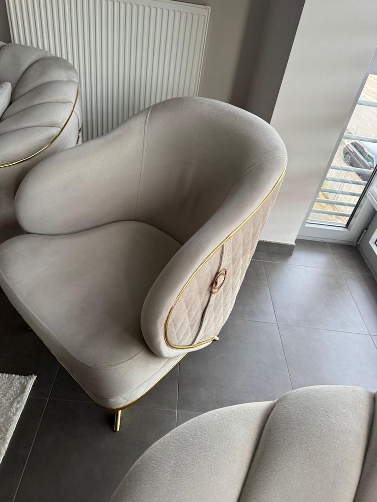Zetels 2x driezit & 1x éénzit beige goud, Ophalen, Zo goed als nieuw, Driepersoons, 300 cm of meer