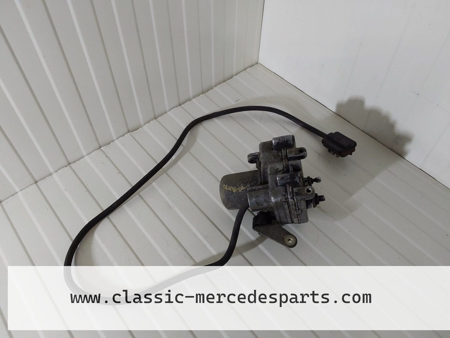 Stelmotor (actuator) cruisecontrol Mercedes 0015457532 w123, -, Utilisé, -, -