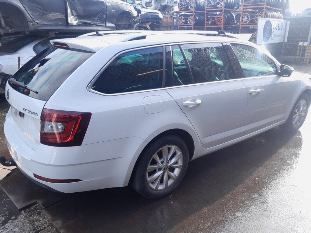 ETRIER DE FREIN ARRIÈRE DROIT ABS Octavia Combi (5EAC), Postoffice@zf.com, Löwentaler Straße 20
88046  Friedrichshafen, DE, Utilisé