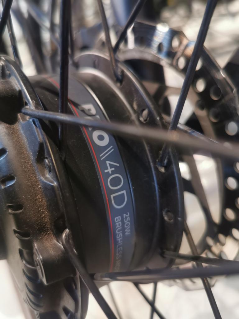 Roue vélo Stella, Moteur