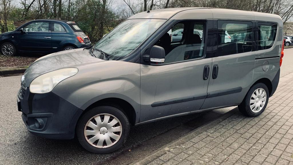 Opel Combo 1.4i 2012/260000 km, Auto's, Bedrijf, Handgeschakeld, Elektrische ramen, Combo Tour