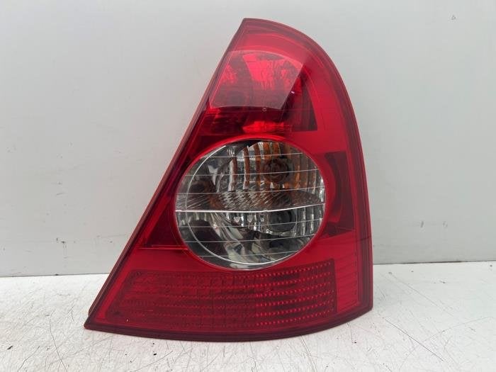 Achterlicht rechts van een Renault Clio, Gebruikt, -, Renault, -
