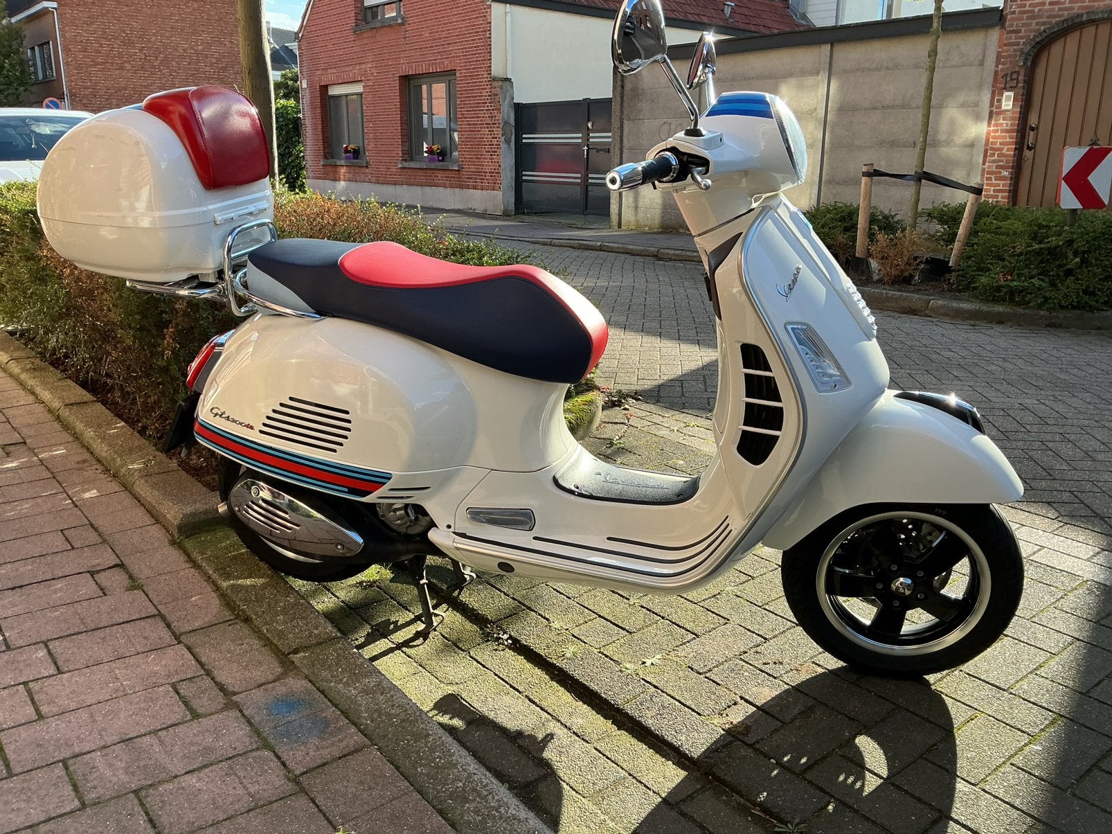 Vespa 300 GTS IE van 06/2016, Ophalen, Zo goed als nieuw