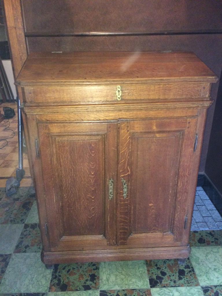 Armoire secrétaire, Enlèvement