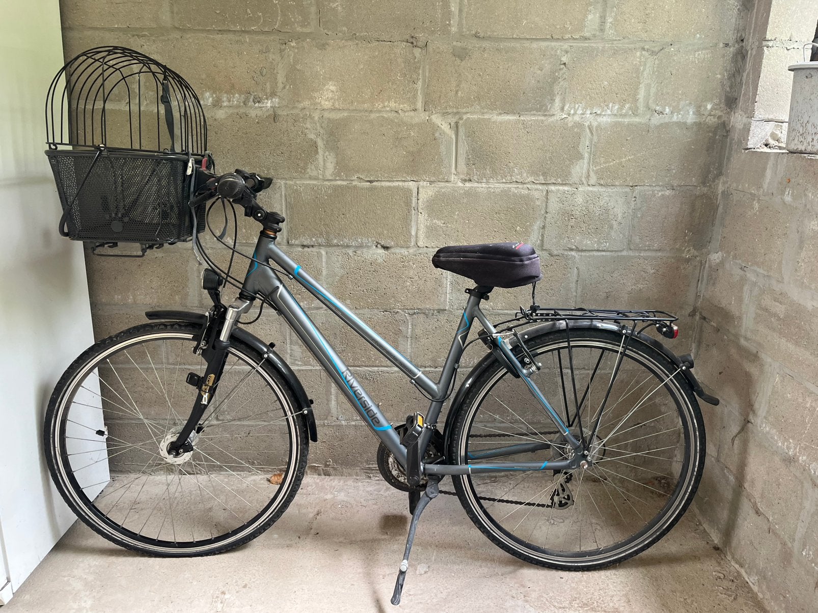Damesfiets met honden mand, Ophalen, Zo goed als nieuw