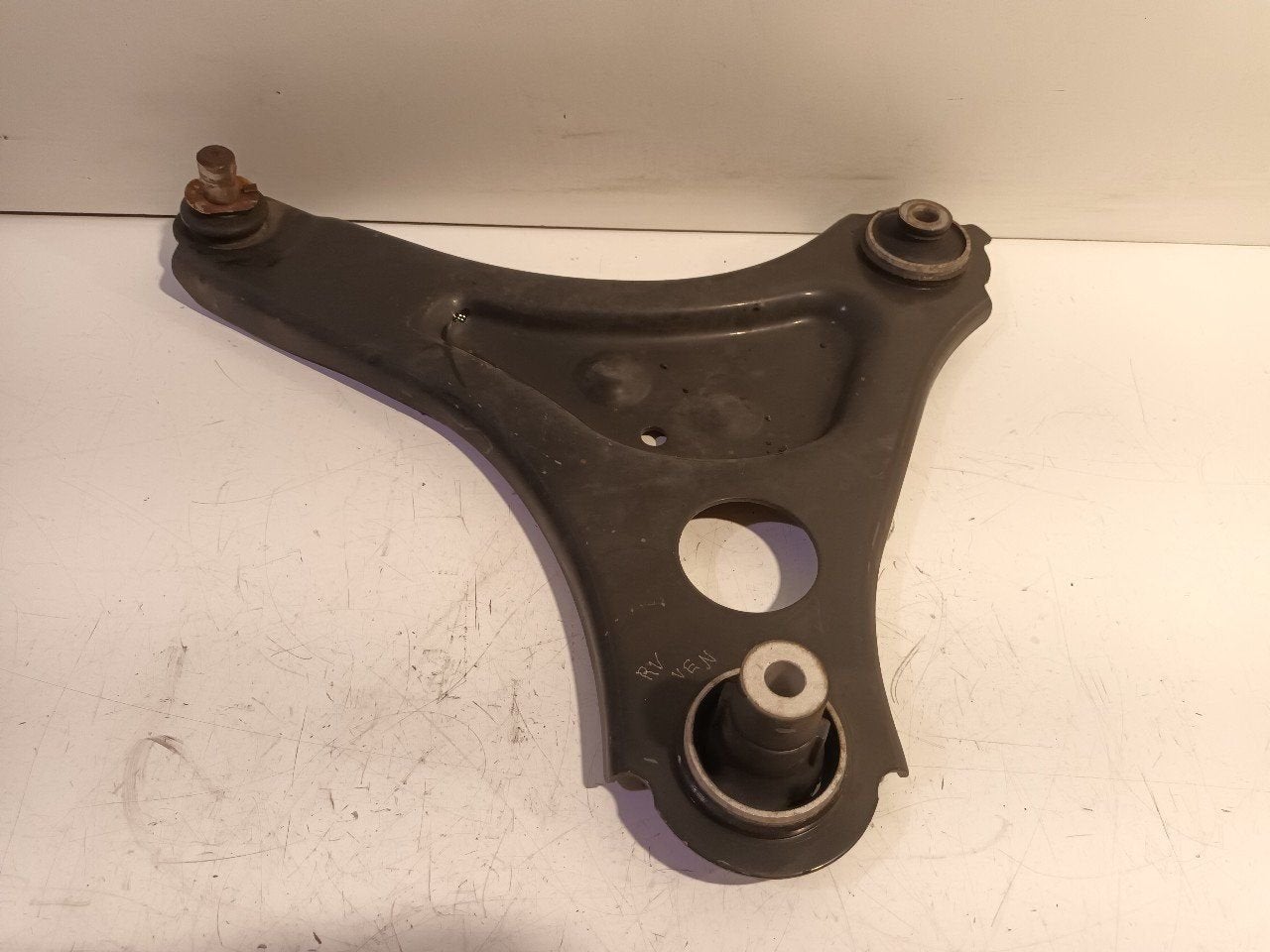Draagarm rechts voor Smart Fortwo, Onderdelen@venauto.nl, Van der Ven Autorecycling B.V., Ettenseweg 76, 4706 PB Roosendaal, The Netherlands