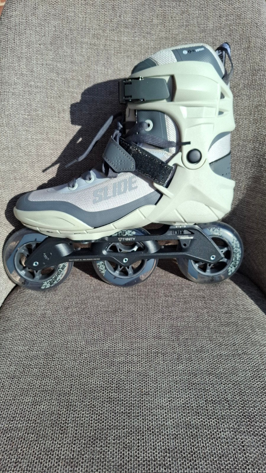 Powerslide - Phuzion Krypton Grey 100 - maat 44, Sport en Fitness, Skeelers, Ophalen of Verzenden, Nieuw, Powerslide