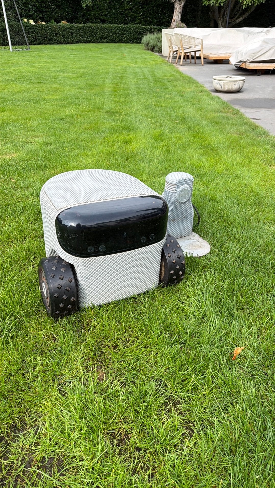 Willow, Tuin en Terras, Robotmaaiers, Ophalen, Gebruikt, 20 tot 25 cm, Bestuurbaar via app