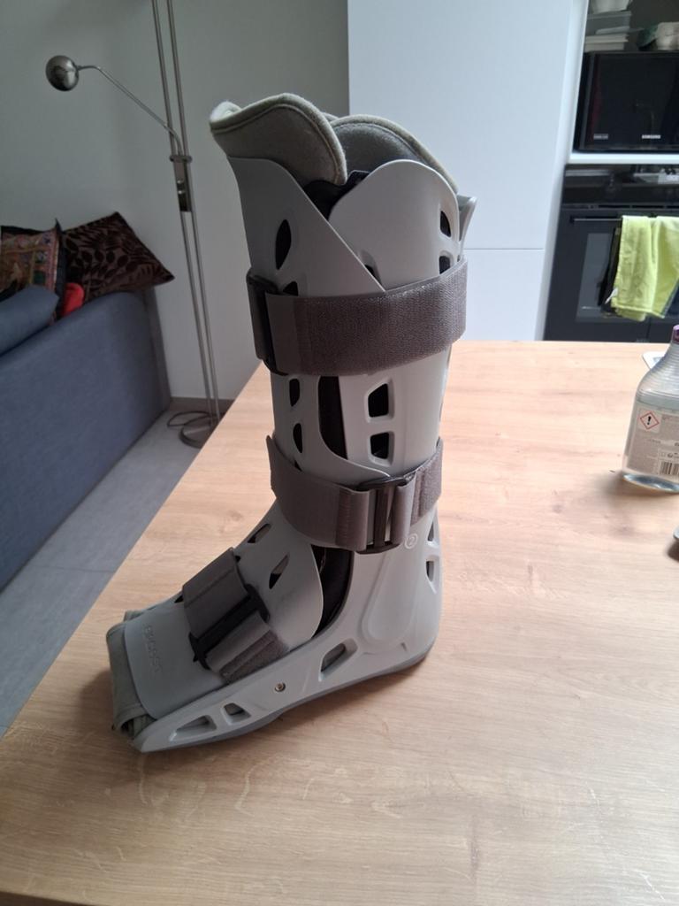 Walking boot, brace van aircast, Sports & Fitness, Sports & Fitness Autre, Enlèvement