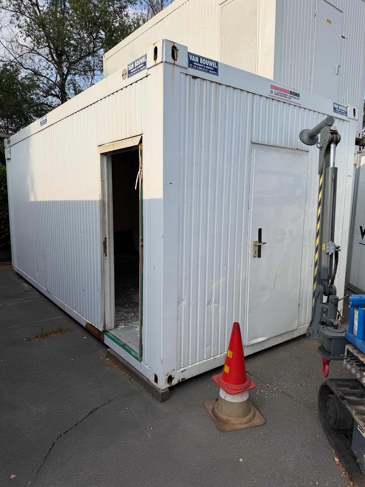 Bureaucontainer, Ophalen