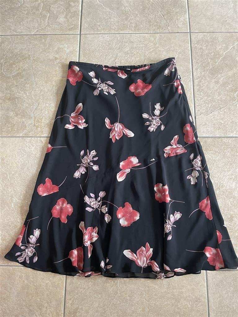 Windsmoor Zwarte bloemen chiffon rok - maat 44, Vêtements | Femmes, Jupes, Enlèvement ou Envoi, Comme neuf, Taille 42/44 (L)