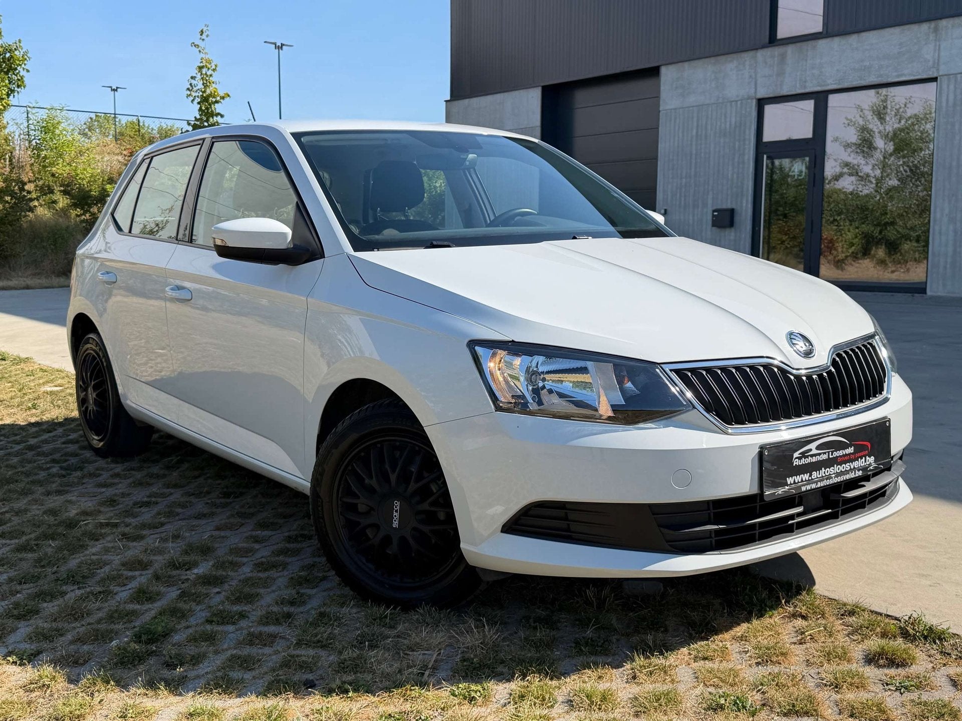 Skoda Fabia 1.0i Euro 6b/ AIRCO/ PDC/ GEKEURD VERKOOP, Auto's, Stof, Gebruikt, Parkeersensor, Wit