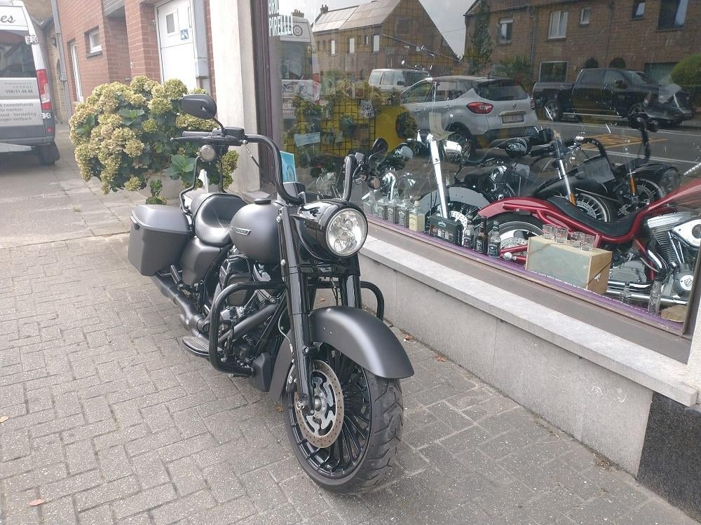 Harley FLHRXS Roadking SP - 2018- 11145 km, Motoren, 2 cilinders, 1745 cc, Meer dan 35 kW, Toermotor