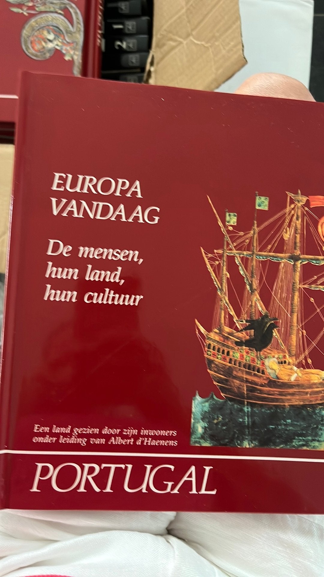 Artis boeken Europa vandaag, Ophalen of Verzenden, Zo goed als nieuw