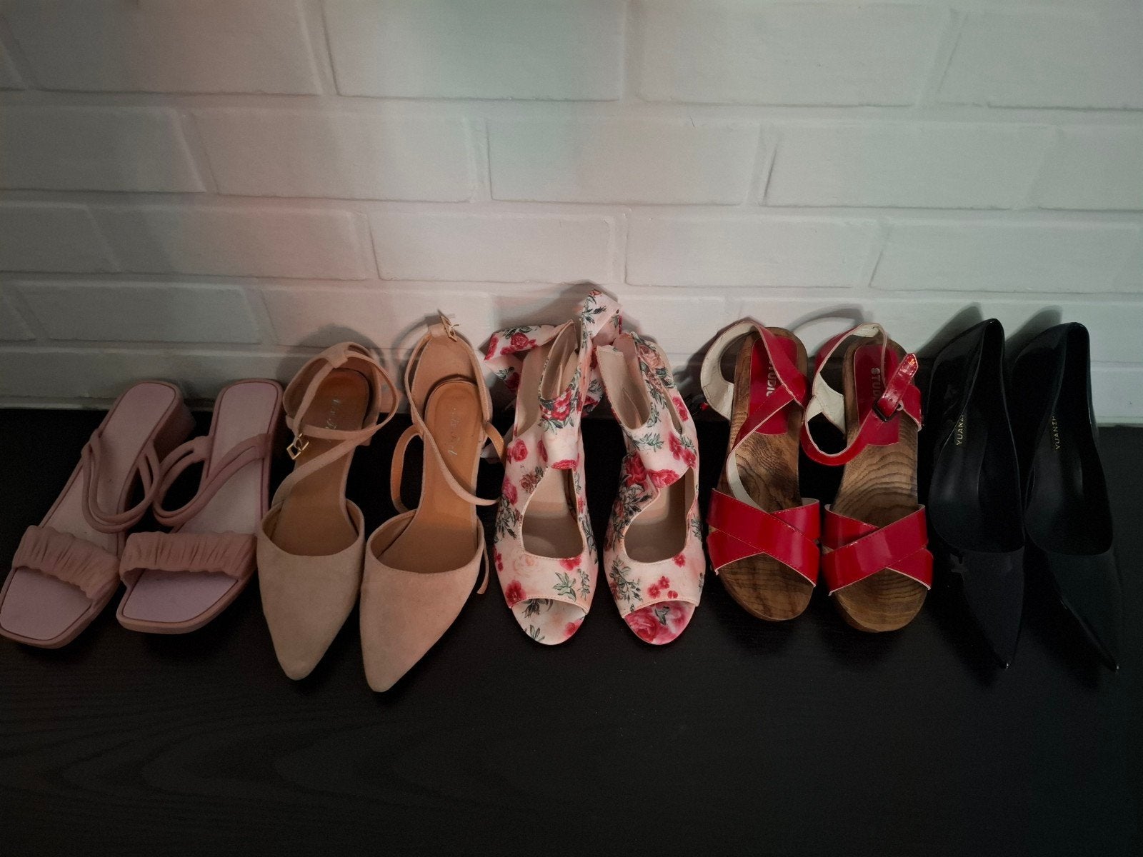 4 paires de talons taille 40 et 1 x 41, Enlèvement ou Envoi, Sabots