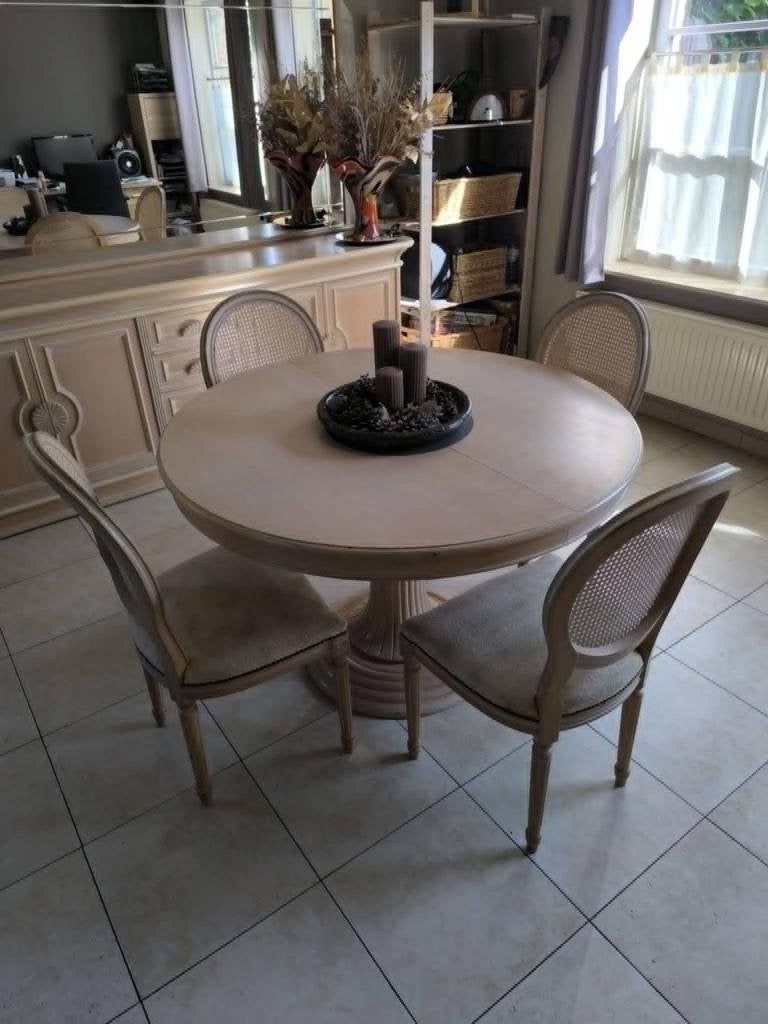 Mooie eetplaats ( Lodewijk )., Ophalen, Gebruikt, Lodewijk, 4 tot 6 stoelen
