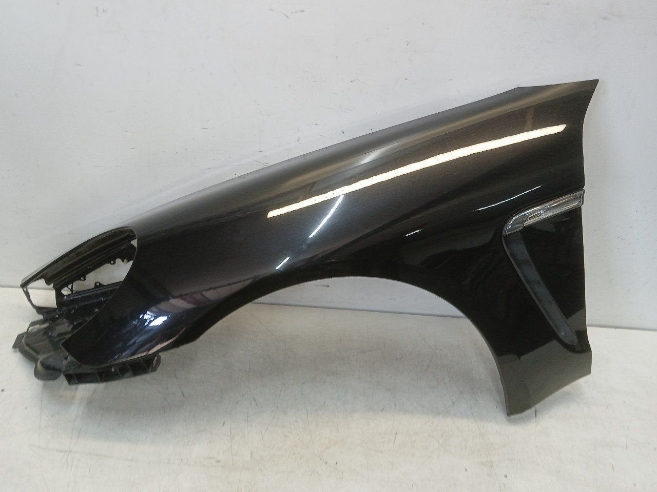Spatbord links voor Porsche Panamera, Auto-onderdelen, Onderdelen@venauto.nl, Van der Ven Autorecycling B.V., Gebruikt, Ettenseweg 76, 4706 PB Roosendaal, The Netherlands