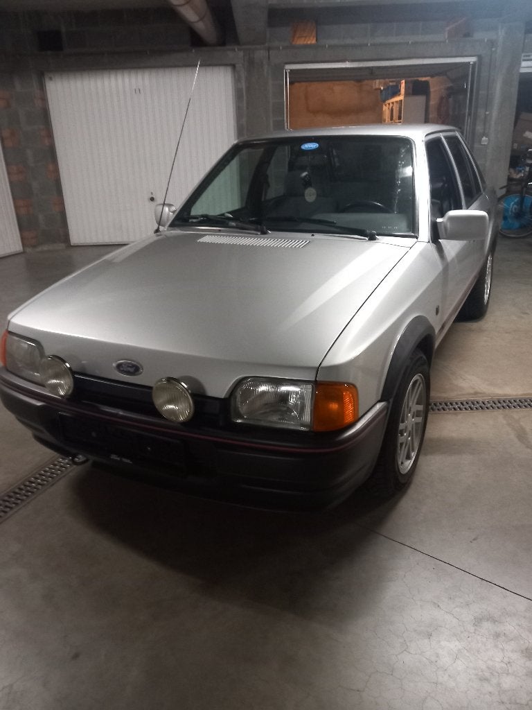 Ford Escort mk4 14i, Autos, Achat, Boîte manuelle, 5 portes, 5 places