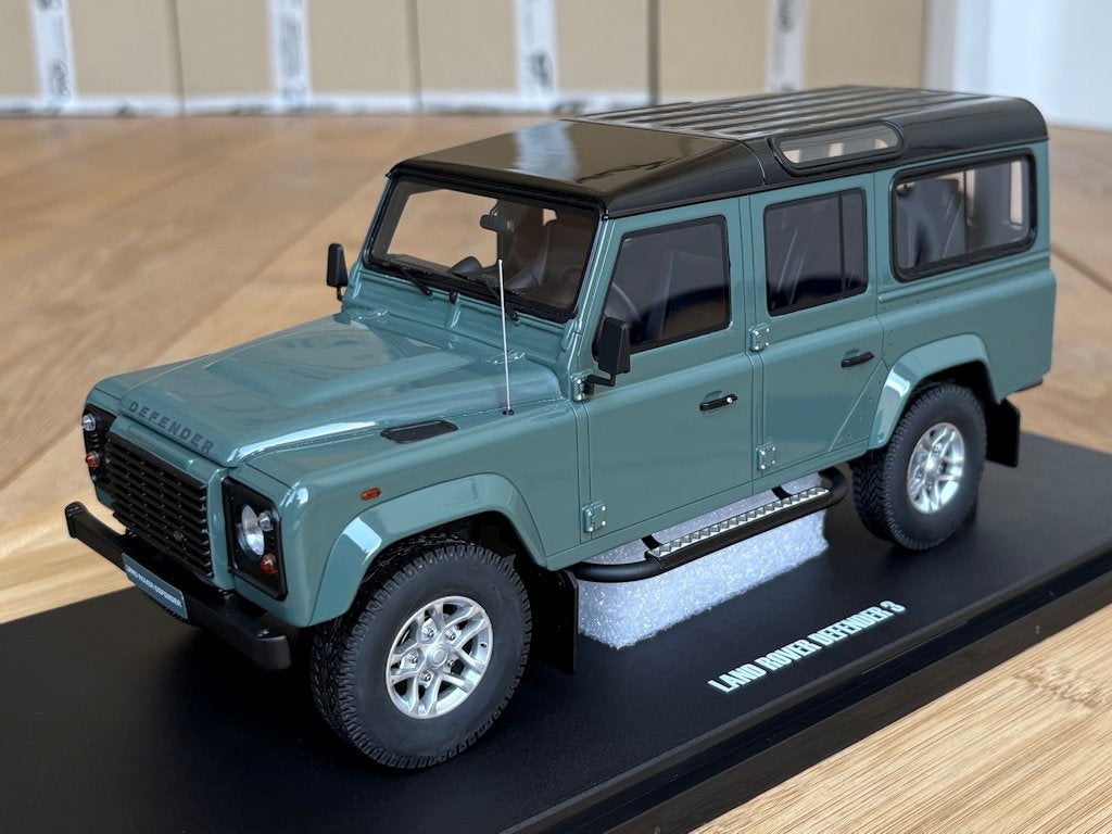 Land Rover Defender 3 SW groen 1:18 GT Spirit GT527 nieuw, Ophalen of Verzenden, Nieuw, Auto, Overige merken