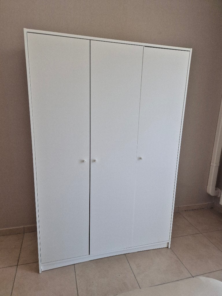 Nieuwe witte kleerkast van ikea, Huis en Inrichting, Ophalen, Nieuw, Met deur(en)