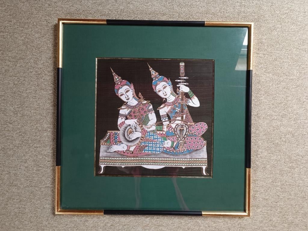 Frame met 2 sierlijke Aziatische vrouwelijke muzikanten, Huis en Inrichting, Woonaccessoires | Lijsten, Ophalen, Gebruikt, Minder dan 50 cm