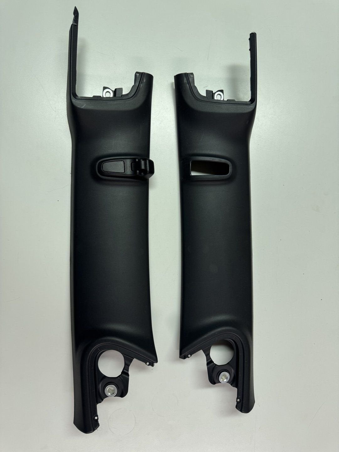 Porsche 981.555.059.03 + 981.555.060.03 afdekkappen, -, Haillon arrière, Utilisé, -