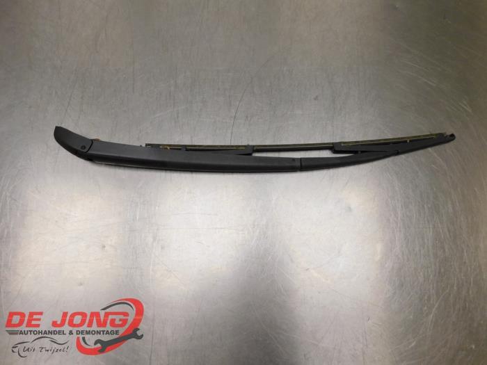 Bras essuie-glace arrière d'un Alfa Romeo 147, Autos : Pièces & Accessoires, Vitres & Accessoires, Alfa Romeo, Utilisé, 3 mois de garantie