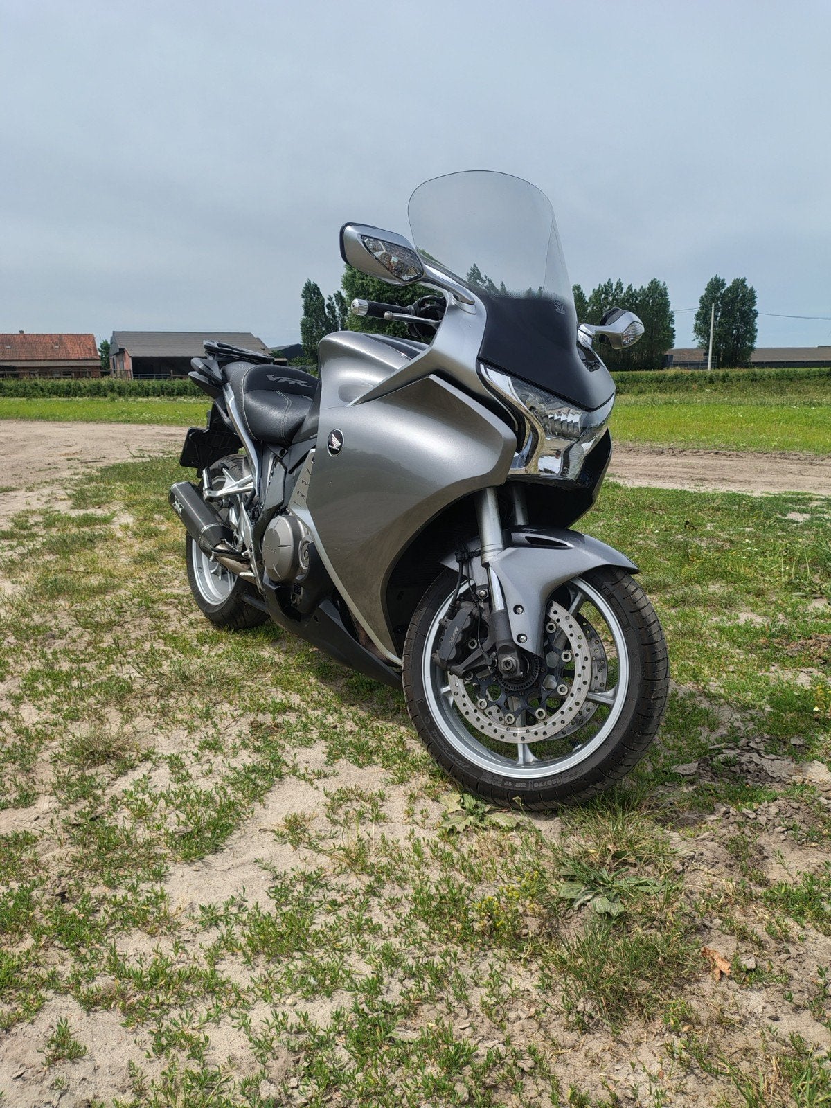 Honda VFR 1200F en très bon état. Montez et conduisez !, Motos, Permis Moto A, Tourisme, Occasion, Plus de 35 kW