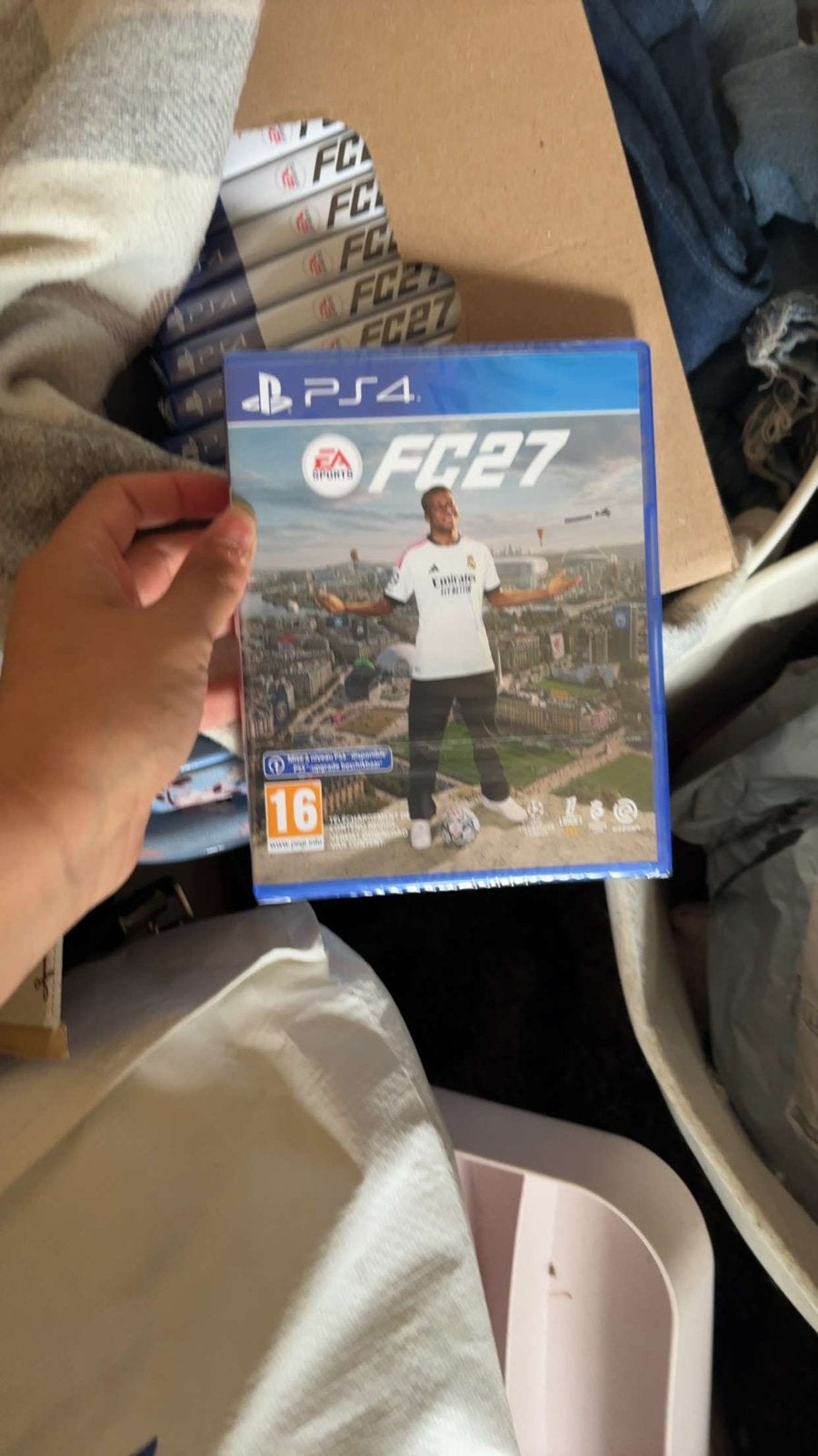 Fifa 27 ps4, Gekoppelde computers, Nieuw, Ophalen of Verzenden, 3 spelers of meer