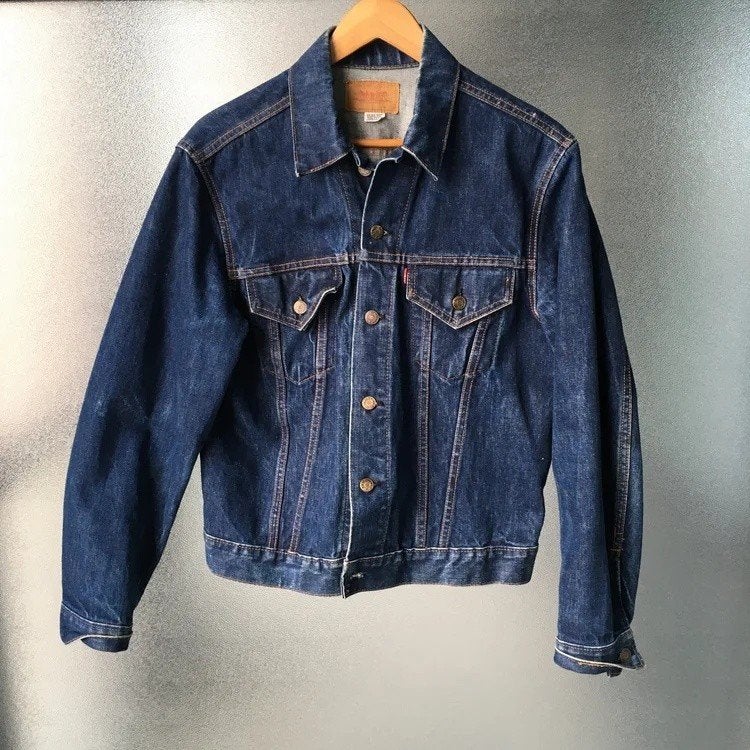 Donkerblauw spijkerjack „Levi's”. Maat: L, Ophalen, Blauw, Maat 42/44 (L), Nieuw