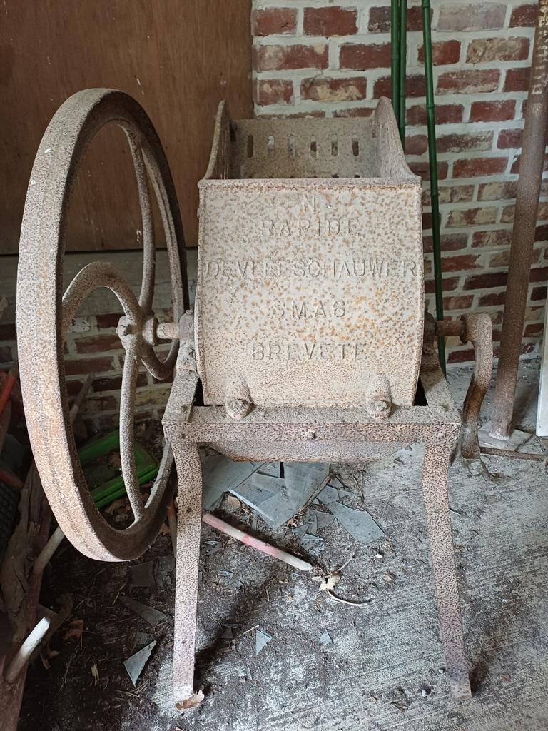 Antieke bietenmolen die nog werkt, Antiek en Kunst, Antiek | Gereedschap en Instrumenten, Ophalen