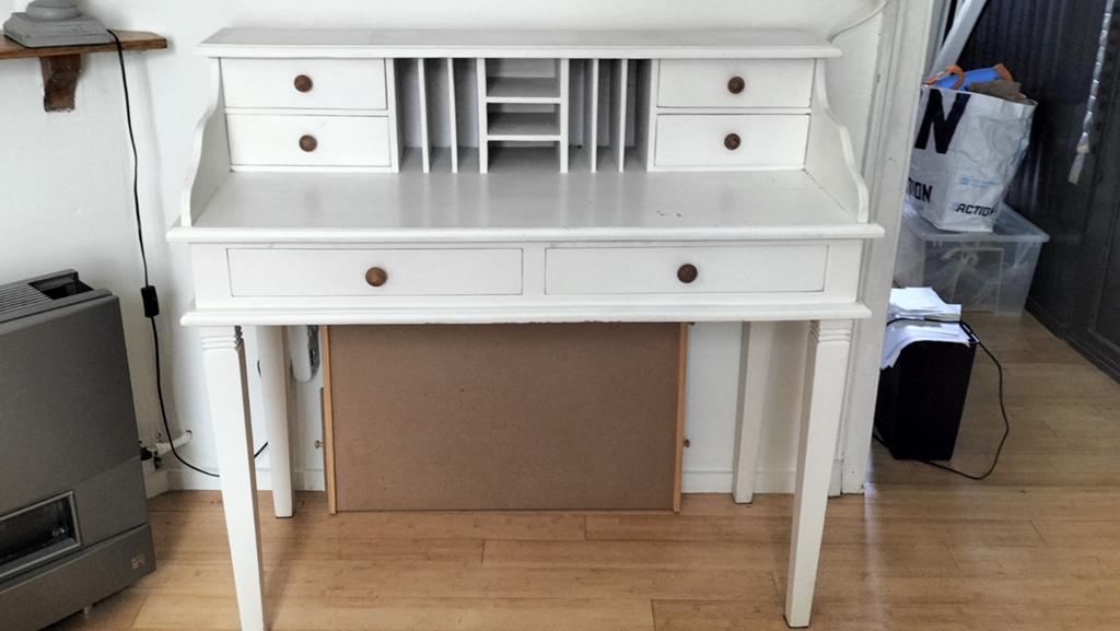 Charmant bureau met laden, Huis en Inrichting, Ophalen, Wit