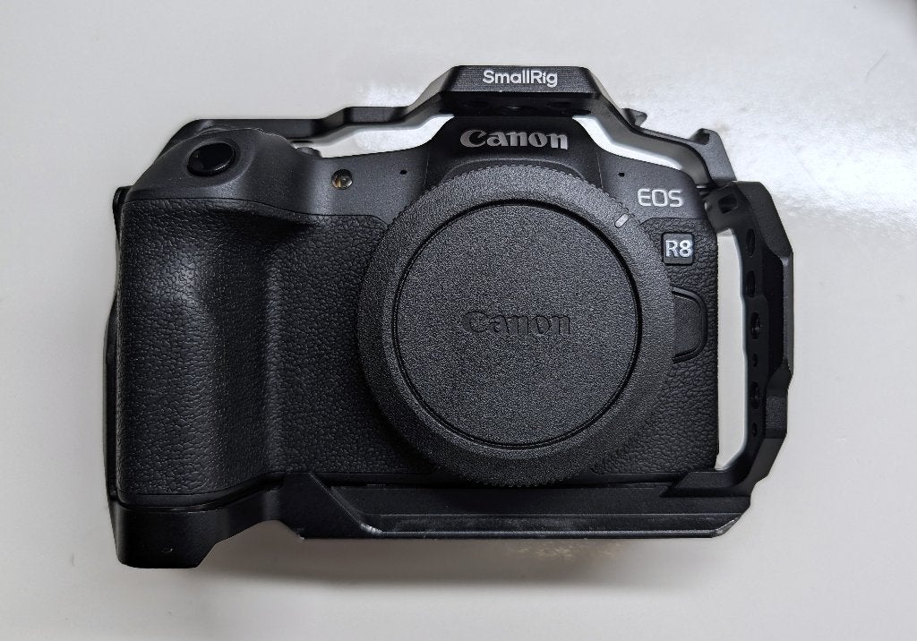 Canon EOS R8 - Full Frame - comme neuf avec cage, Sans zoom optique, Chargeur, Écran inclinable/pivotant, Enlèvement ou Envoi