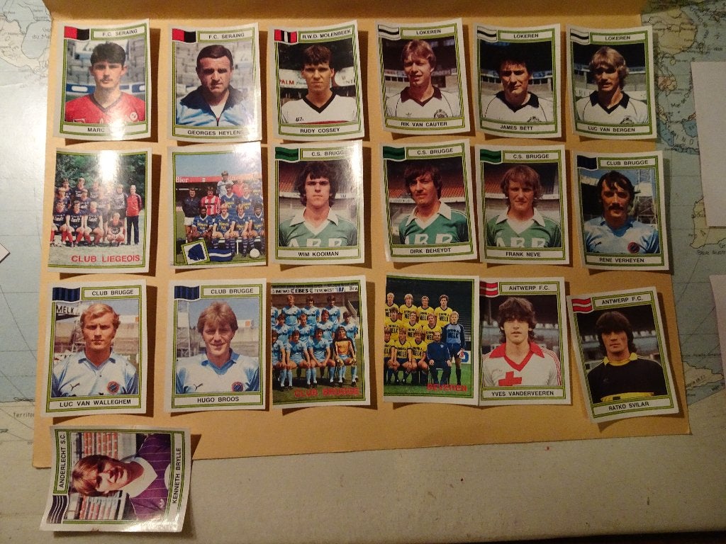 49 afbeeldingen Panini - Belgisch voetbal 84/85, Ophalen of Verzenden, Zo goed als nieuw, Meerdere stickers